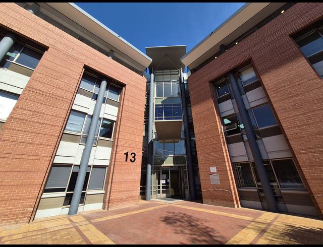 262M² OFFICE TO LET IN WOODMEAD